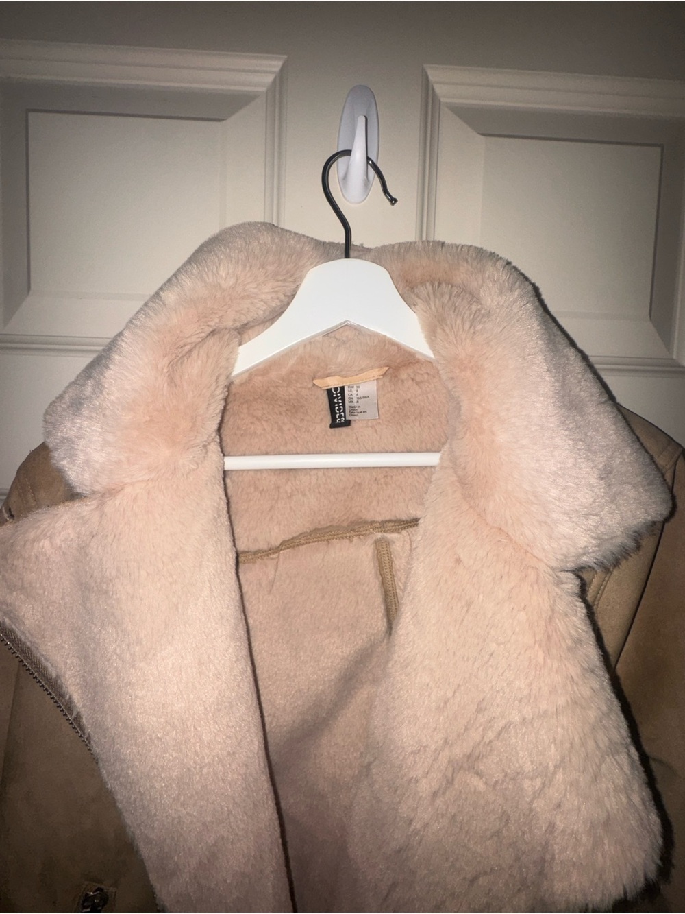 ✨🤍 H&M Divided Faux Shearling Moto Jacket Beige Tan Sherpa Coat Size Medium 🤍✨ - Picture 5 of 12